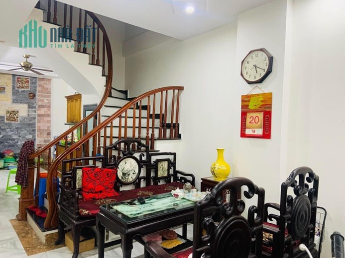 RẺ 3 THOÁNG! BÁN NHÀ CỰ LỘC – TX, 51.3M2*5T, Ô TÔ 15M, GIÁ CHÀO 5.5 TỶ CÓ TL.
