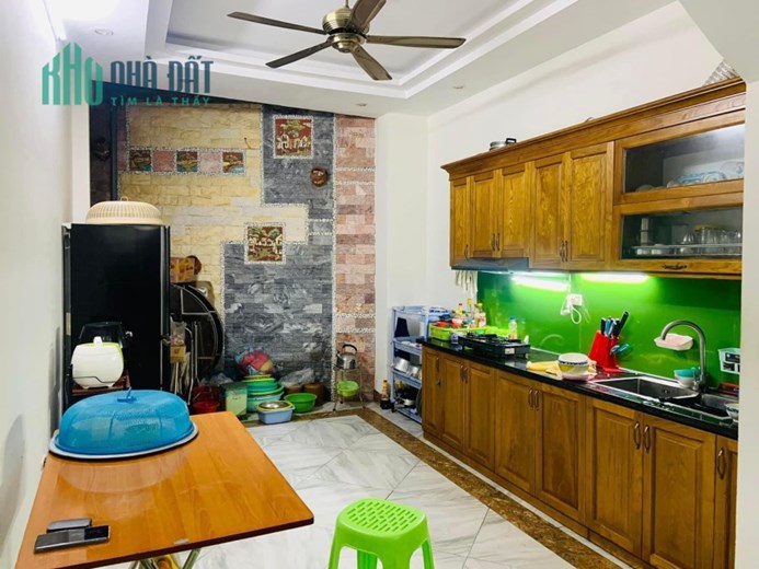 RẺ 3 THOÁNG! BÁN NHÀ CỰ LỘC – TX, 51.3M2*5T, Ô TÔ 15M, GIÁ CHÀO 5.5 TỶ CÓ TL.