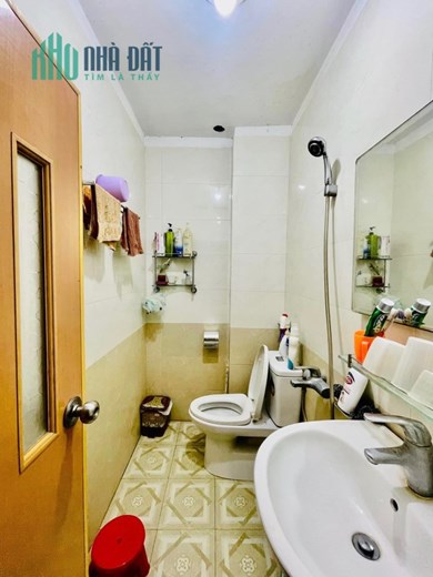 3 MẶT NGÕ! BÁN NHÀ CỰ LỘC – TX, 44.3M2*5T, Ô TÔ 10M, GIÁ CHÀO BÁN 5.5 TỶ CÓ GIA LỘC MẠNH.