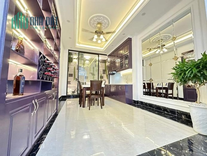 Bán nhà Phố Trần Thái Tông  Cầu Giấy , 40M 5 Tầng SĐCC giá 4,2 tỷ