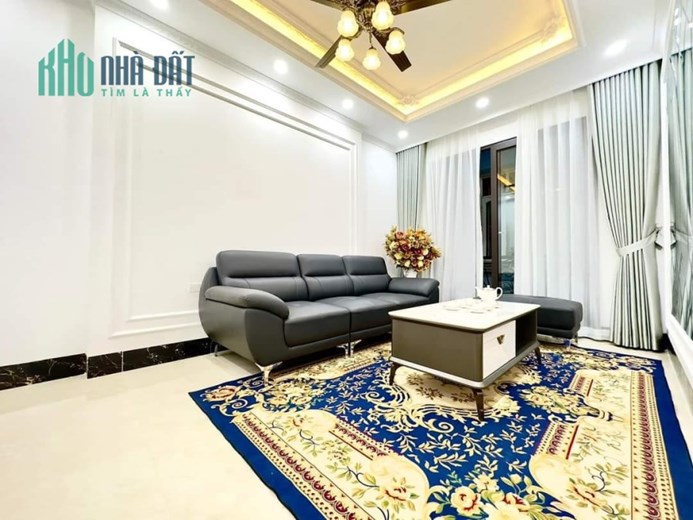 Bán nhà Phố Trần Thái Tông  Cầu Giấy , 40M 5 Tầng SĐCC giá 4,2 tỷ