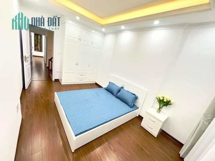 Bán nhà Phố Trần Thái Tông  Cầu Giấy , 40M 5 Tầng SĐCC giá 4,2 tỷ