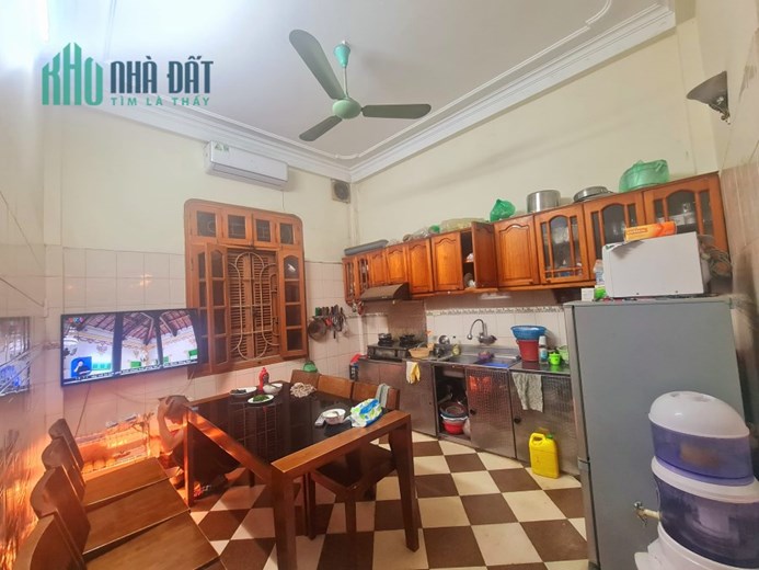 Ô TÔ VÀO NHÀ! BÁN NHÀ GIÁP NHẤT – TX, 53.1M2*4T, MT 4.5 M, GIÁ 7.65 TỶ, CÓ GIA LỘC.