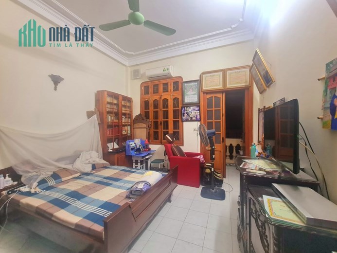 Ô TÔ VÀO NHÀ! BÁN NHÀ GIÁP NHẤT – TX, 53.1M2*4T, MT 4.5 M, GIÁ 7.65 TỶ, CÓ GIA LỘC.