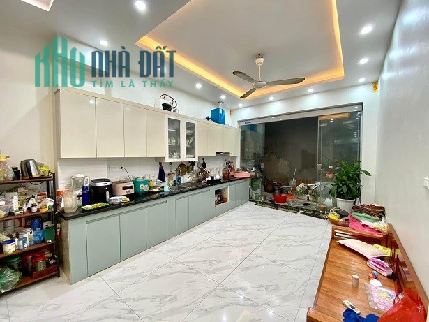 NĂM XƯA KIỀU VẪN LÀ KIỀU, BÂY GIỜ EM BÁN NHÀ ĐẸP LONG BIÊN. THƯƠNG KIỀU TA NHỚ CỐ HƯƠNG AI ƠI YÊU