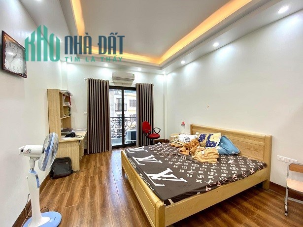 NĂM XƯA KIỀU VẪN LÀ KIỀU, BÂY GIỜ EM BÁN NHÀ ĐẸP LONG BIÊN. THƯƠNG KIỀU TA NHỚ CỐ HƯƠNG AI ƠI YÊU