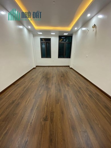 BÁN NHÀ TÂN MAI, HOÀNG MAI, MẶT NGÕ, MỘT NHÀ RA Ô TÔ TRÁNH, MỚI TINH , 35M2* 5T * 4.08 TỶ.