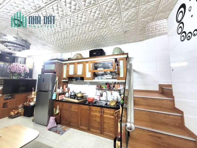 Bán nhà ngõ chợ Khâm Thiên(Đống Đa) 30m2 x4Tầng, 2 mặt thoáng, cách phố 30m, giá 2.5 tỷ