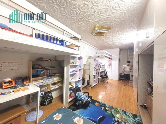 Bán nhà ngõ chợ Khâm Thiên(Đống Đa) 30m2 x4Tầng, 2 mặt thoáng, cách phố 30m, giá 2.5 tỷ
