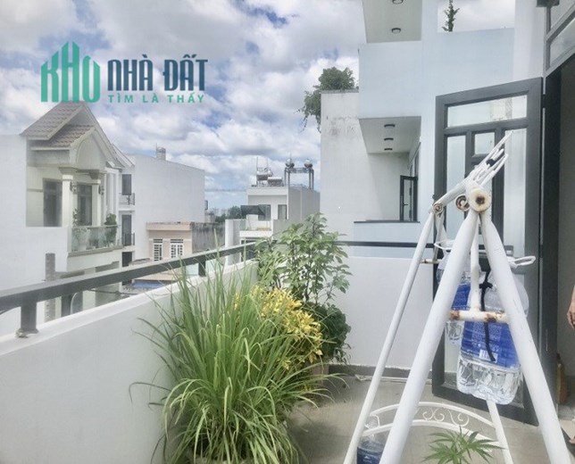 Nhà mới cứng- 93m2- 3 tầng -2 MT đường nhựa 6m-HXH_Lã Xuân Oai-TNPA