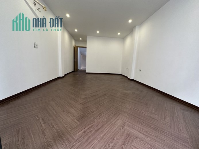 Bán nhà mới xây phố Tôn Đức Thắng, ô tô,  thang máy, DT 75m2 x 7 tầng, MT 6m