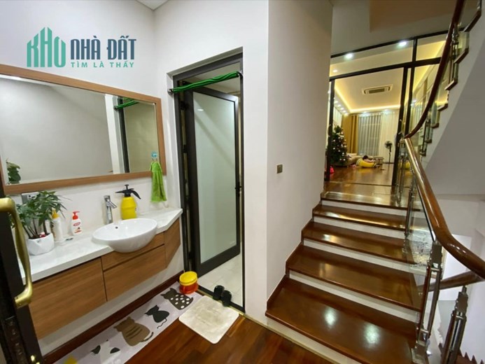 Bán nhà mặt phố Đỗ Quang, 2 thoáng, DTXD 65m2 x 7  tầng, MT 4m. Kinh doanh tốt