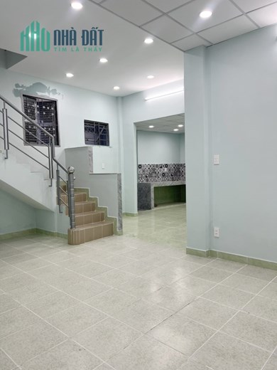 Nhà góc mới 2 tầng nở hậu L 9m gần đường Trần Bình Trọng P2Q5