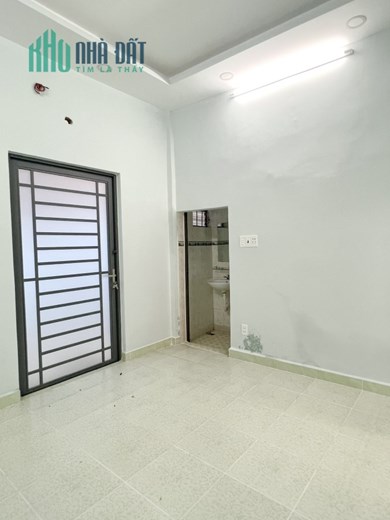 Nhà góc mới 2 tầng nở hậu L 9m gần đường Trần Bình Trọng P2Q5