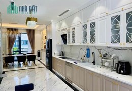 Bán nhà phân lô gần Hồ Tây 33m2 nhỉnh 3 tỷ, gần mặt phố, nhiều mặt thoáng