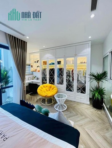 Bán nhà phân lô gần Hồ Tây 33m2 nhỉnh 3 tỷ, gần mặt phố, nhiều mặt thoáng