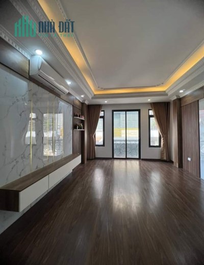 6T thang máy mới đẹp, ô tô tránh Lạc Long Quân 60m x 14.5 tỷ 0343564283