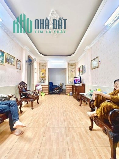 ĐI ĐÂU NỮA!!! Siêu phẩm VIP  trung tâm Cầu Giấy, 40m2  chỉ gần 4 Tỷ