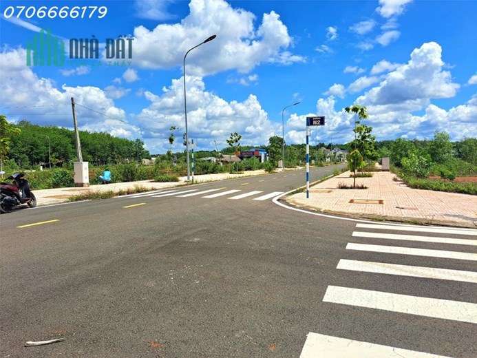 Đất nền Chợ TP Đồng Xoài sổ hồng riêng full thổ cư, đường 16m
