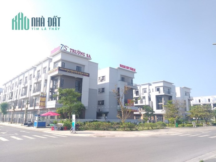 Bán GẤP NHÀ PHỐ 75m2 nhìn 7 chung cư trong KCN Vsip TP Từ Sơn. Chỉ 3,5x tỷ,