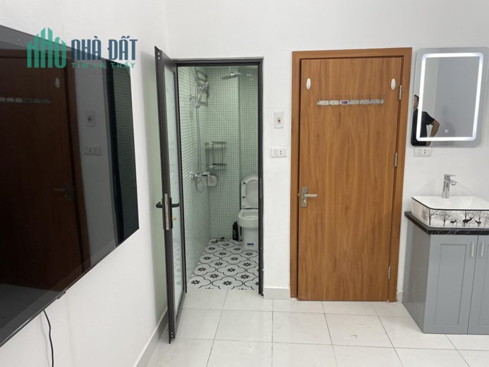 Bán nhà 5 tầng ngay Thanh Nhàn, Hai Bà Trưng 2 Tỷ đầy đủ nội thất.