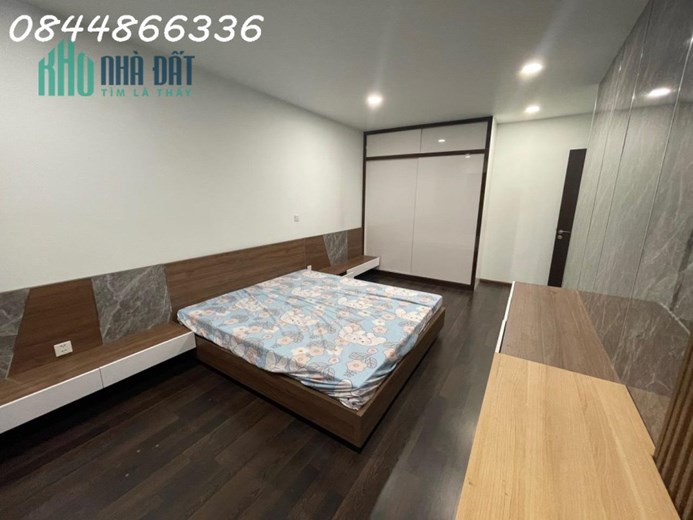 Căn góc 130m2 2 mặt thoáng, 3 phòng ngủ mặt đường Nguyễn Trãi, full nội thất, giá chỉ 7,3 tỷ