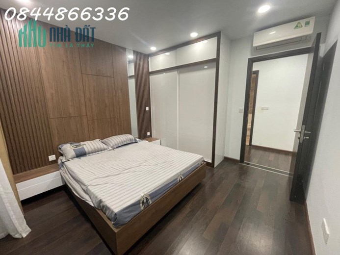 Căn góc 130m2 2 mặt thoáng, 3 phòng ngủ mặt đường Nguyễn Trãi, full nội thất, giá chỉ 7,3 tỷ