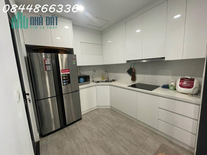 Căn góc 130m2 2 mặt thoáng, 3 phòng ngủ mặt đường Nguyễn Trãi, full nội thất, giá chỉ 7,3 tỷ
