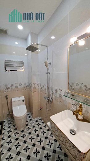 TÂN BÌNH ÔTÔ ĐẬU CỬA VÀO NHÀ ĐƯỢC 2 CHIẾC, NHÀ MỚI ĐẸP Ở NGAY 5 TẦNG 4PN 5WW, NỞ HẬU TÀI LỘC, NHỈNH