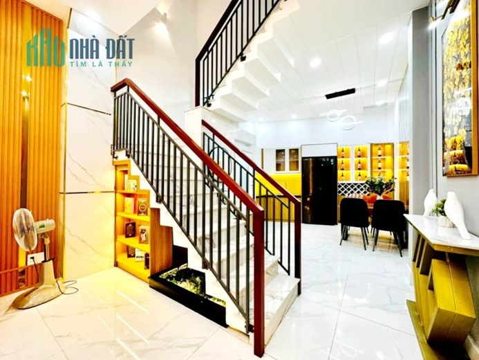 Phạm Văn Chiêu 45m2  3 tầng  4.2 x 12  giá 5.5 ty nhà bao đẹp