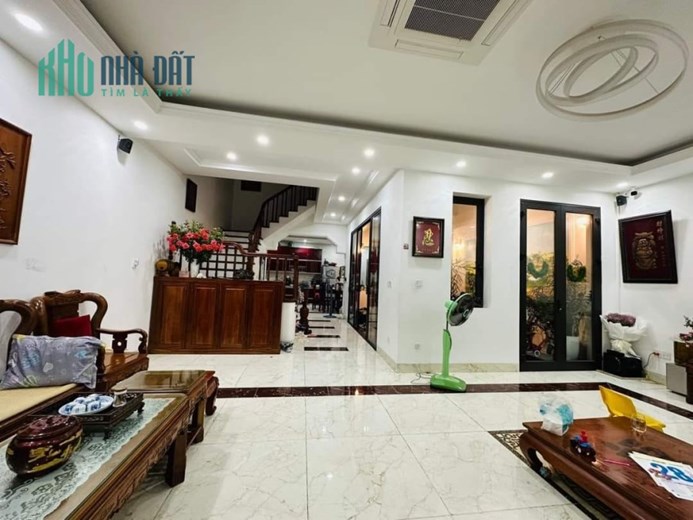 ⚜️ Bán Biệt Thự Phố Hoàng Quốc Việt, Cầu Giấy, 140m2 4T MT 7m, Chỉ 14 Tỷ ⚜️