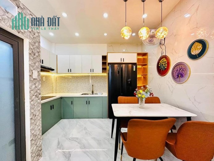 NHÀ MỚI KOONG NGÕ RỘNG THOÁNG SÁNG CÁCH PHỐ VÀI BƯỚC CHÂN, ĐỐI DIỆN ROYAL CITY - THANH XUÂN