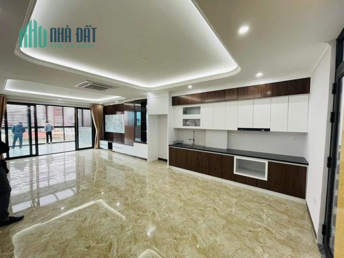 víp nhất quận đống đa tòa VP hoàng cầu ôtô tránh 84,5m 7t nhỉnh 31 tỷ.