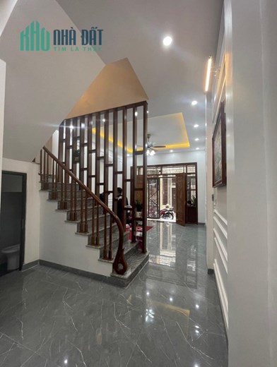 NHÀ MỚI Ở NGAY HOÀNG QUỐC VIỆT – NGÕ THÔNG – GẦN PHỐ - DÂN TRÍ CAO, AN NINH TỐT 4T x 54M2, 6.8 TỶ