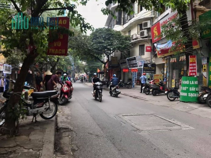 Bán nhà mặt phố Vũ Thạnh,  139.6m, mặt tiền 4.1,  2 mặt thoáng, kinh doanh tốt, 25.8 tỷ