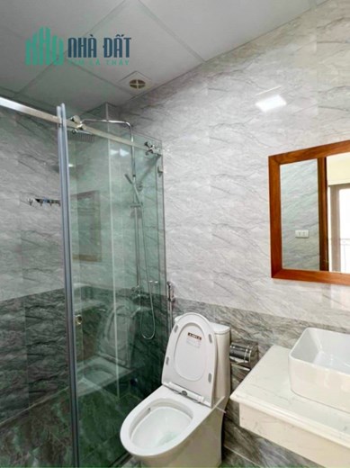 Chính chủ tôi bán nhà Vương Thừa Vũ, Thanh Xuân, ngõ 7 chỗ vào nhà, 45m2 x 6 tầng thang máy , MT 9m