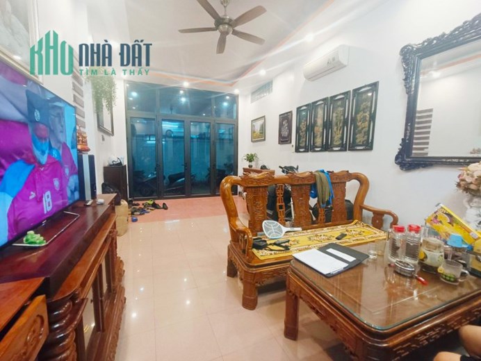 Chính chủ tôi bán gấp nhà ngõ Vương Thừa Vũ, Thanh Xuân, ô tô 7 chỗ vào nhà,71m2 x MT 5m,  giá 10