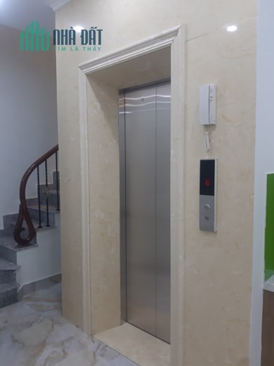 Cho thuê nhà nguyên căn 76m2, 8T, 5m, 80tr, KD, mặt phố Nguyễn Văn Huyên.