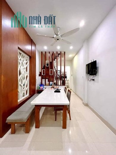 BÁN NHÀ PHÂN LÔ CÁN BỘ - Ô TÔ DỪNG ĐỖ, KHU VỰC VIP NGHĨA TÂN - NHÀ ĐẸP DÂN XÂY - Ở SƯỚNG. Chỉ từ 8