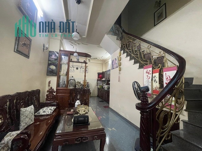 Bán nhà mặt tiền hạ chào 2.5 tỷ, P13, Tân Bình, 54m2, 4 tầng, giá nhỉnh HXH.