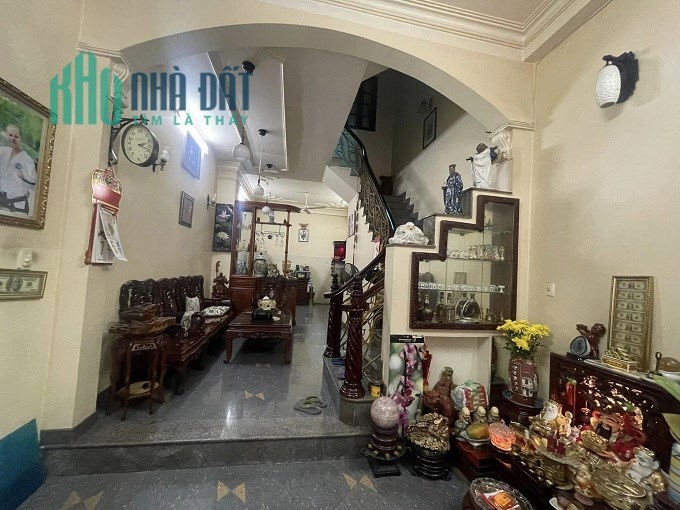 Bán nhà mặt tiền hạ chào 2.5 tỷ, P13, Tân Bình, 54m2, 4 tầng, giá nhỉnh HXH.