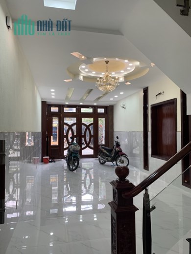 Bán nhà Mặt tiền Quận Tân Phú gần LŨY BAN BÍCH. DT 4.5x21, 5 tầng. Giá 13.5 tỷ TL