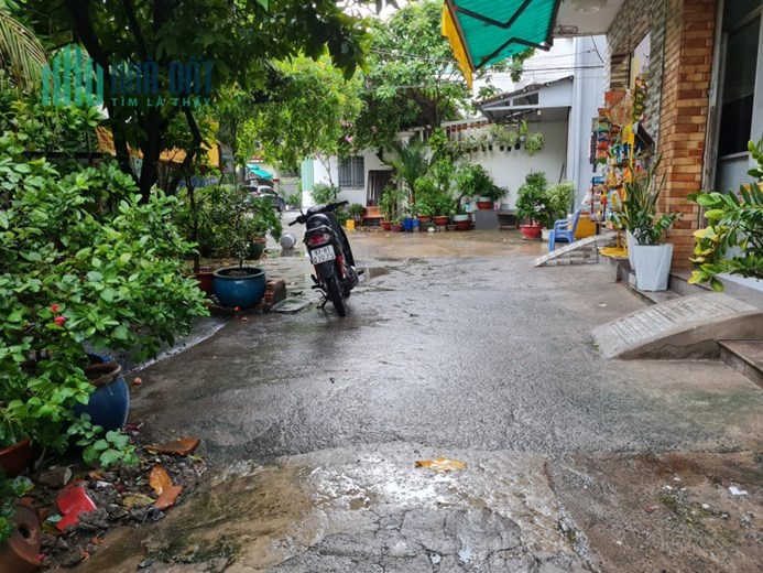 Bán nhà sau coopmart Bình Chiệu giá 1ty250. đang cho thuê 4 triệu. Tháng