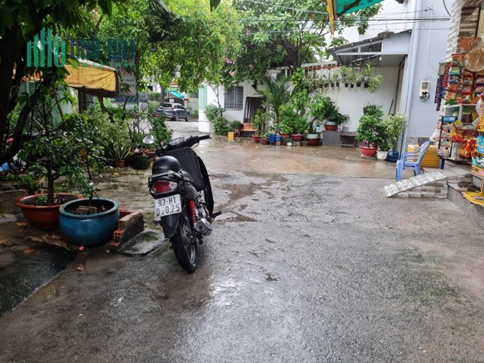 Bán nhà sau coopmart Bình Chiệu giá 1ty250. đang cho thuê 4 triệu. Tháng