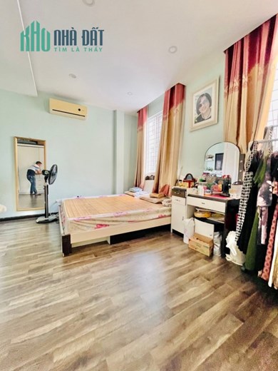 Cần thu hồi vốn , Bán nhà Kim Ngưu , 64m2x 5T , chỉ 5 tỷ2 , ngõ nông , lô góc thoáng