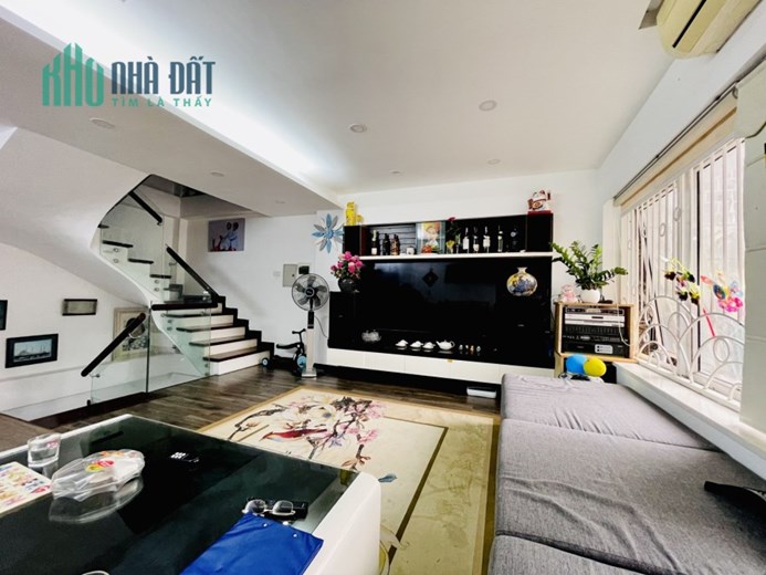Cần thu hồi vốn , Bán nhà Kim Ngưu , 64m2x 5T , chỉ 5 tỷ2 , ngõ nông , lô góc thoáng