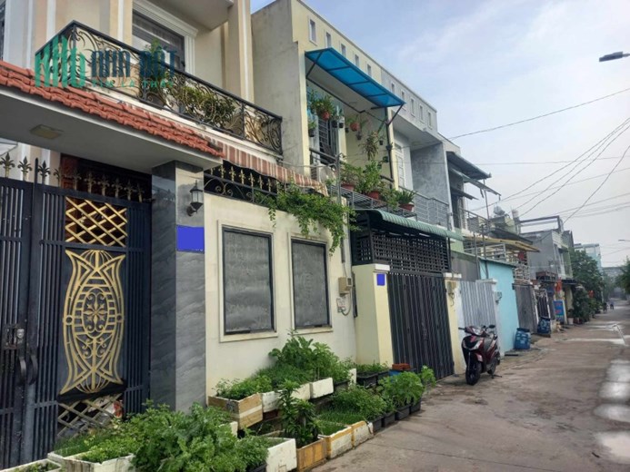 Giá đầu tư- 96m2- Nhà 2 tầng-Hẻm ô tô tải-200m Ra Lê Văn Việt-3.8 tỷ.
