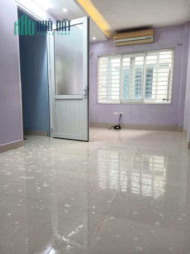 Nhà 4 tầng Gia Quất, Mt 5m, giá hơn 3 tỷ.