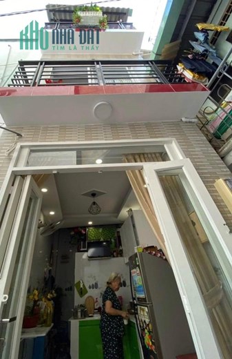 CHỈ 1,8 TỶ CÓ NHÀ 3 TẦNG 2PN KHU VIP QUẬN 10.