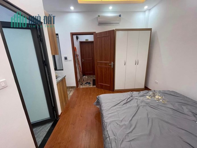 Bán nhà Chùa Láng, Đống Đa 40 m2 5T MT5 4.x tỷ.DÂN XÂY, KINH DOANH. 0912288365